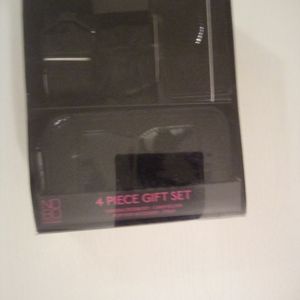 NoBo No Boundaries brand women's crossbody purse.